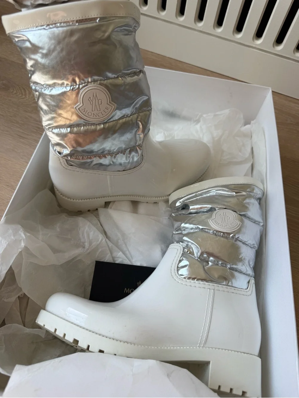 Moncler White Silver Gisele Waterproof Rain Boots Size 35 / US 4.5-5